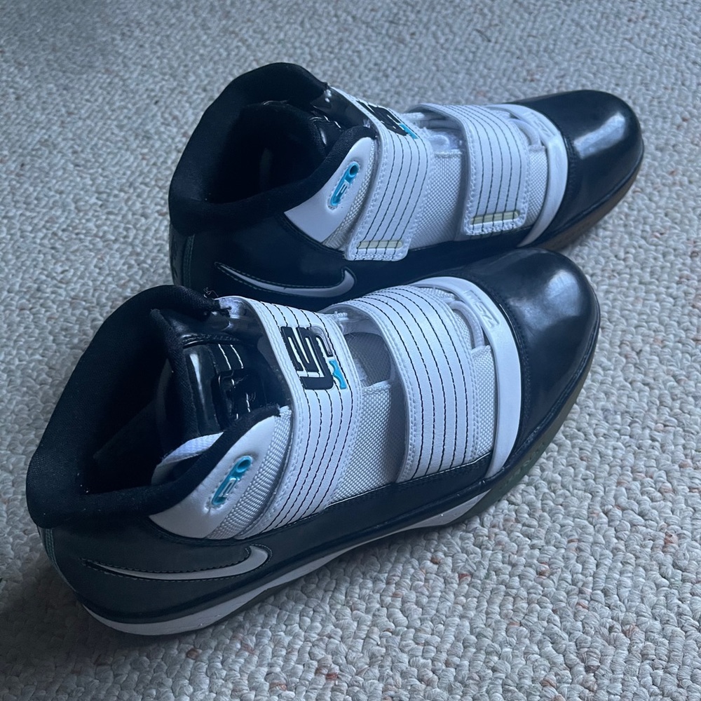 NIKE ZOOM LEBRON SOLDIER III 3 - near mint